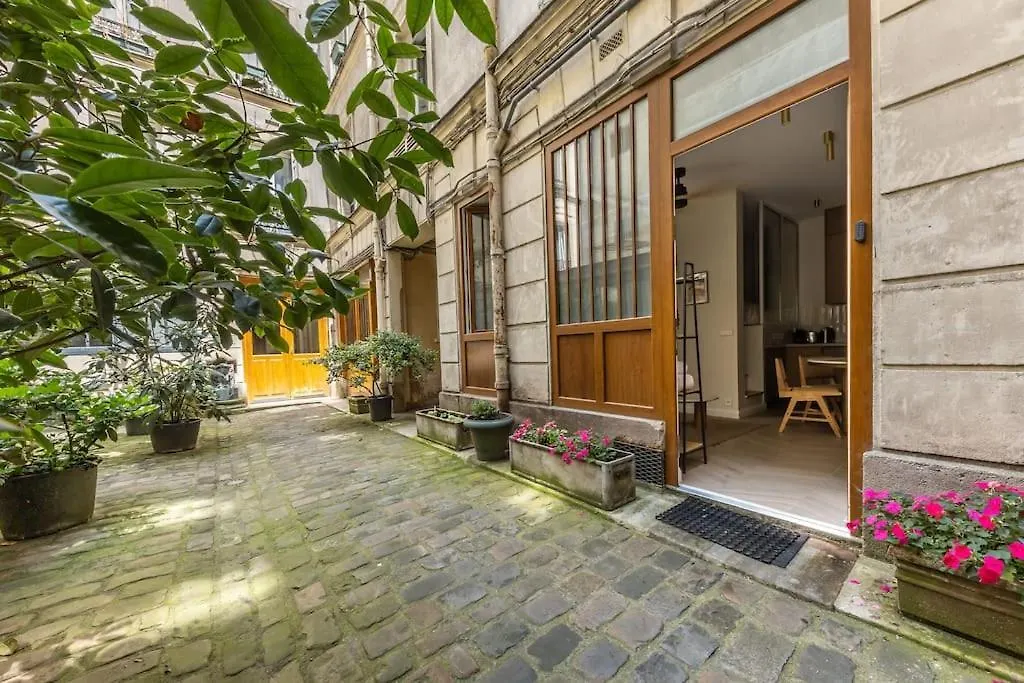 Elegant 4-Star Stay In Central Paris - Suite Apart Frankreich